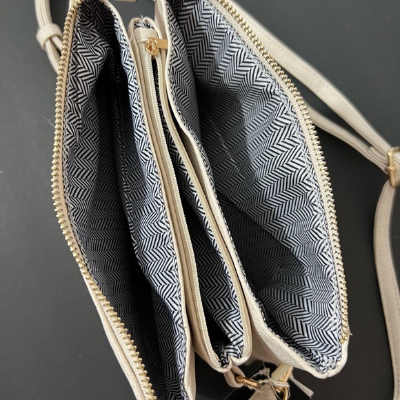 NWT ISABELLE VEGAN CROSSBODY BAG WRISTLET CLUTCH - Picture 7 of 7